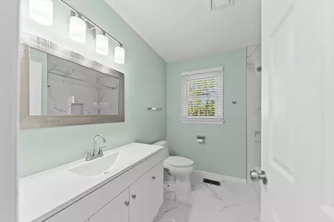 Bath - 107 Jackson St, Spring Hill, TN 37174 photo 1 of 4
