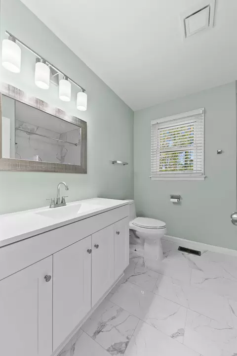 Bath - 107 Jackson St, Spring Hill, TN 37174 photo 4 of 4