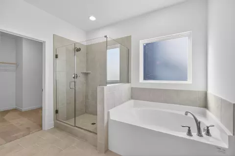 Bath - 4920 Kai Dr, Murfreesboro, TN 37129 photo 2 of 3