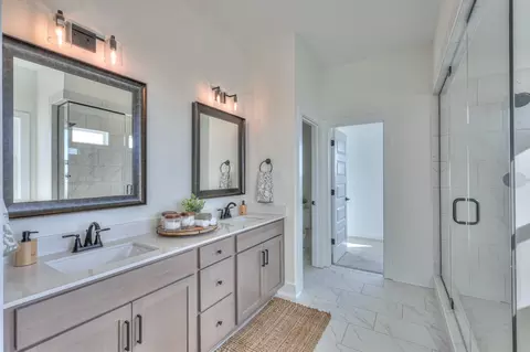 Bath - 4904 Kai Dr, Murfreesboro, TN 37129 photo 1 of 4