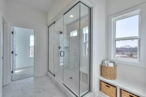 Bath - 4904 Kai Dr, Murfreesboro, TN 37129 photo 2 of 4