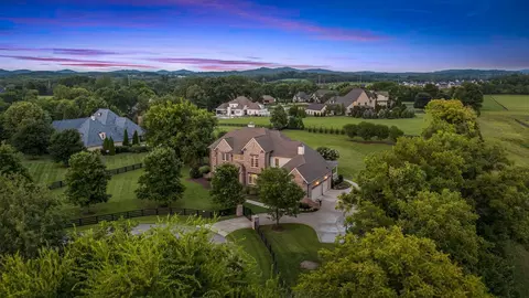 5540 Hawks Landing Dr, Arrington, TN 37014