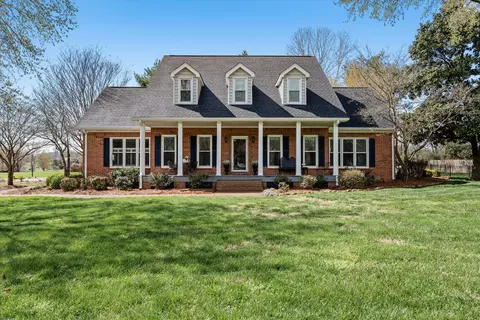 2246 Oakleaf Dr, Franklin, TN 37064