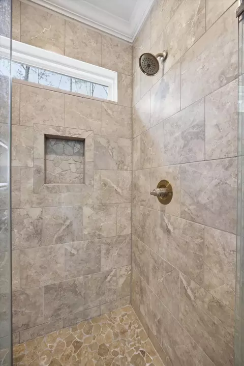 Bath - 9 Stonecrest Dr, Rock Spring, GA 30739 photo 2 of 4