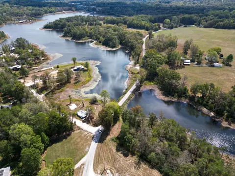 24 Dwellings Dr, Tracy City, TN 37387