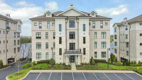 1024 Club View Dr #E 102, Gallatin, TN 37066