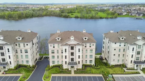 1024 Club View Dr #E 102, Gallatin, TN 37066