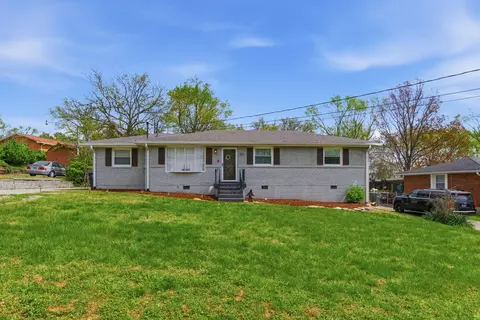 303 Bonnacroft Dr, Hermitage, TN 37076