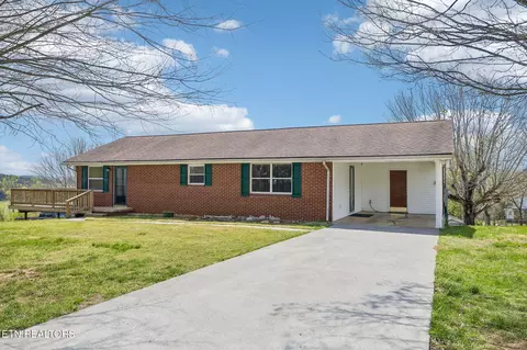 132 Webb Cir, Lenoir City, TN 37771