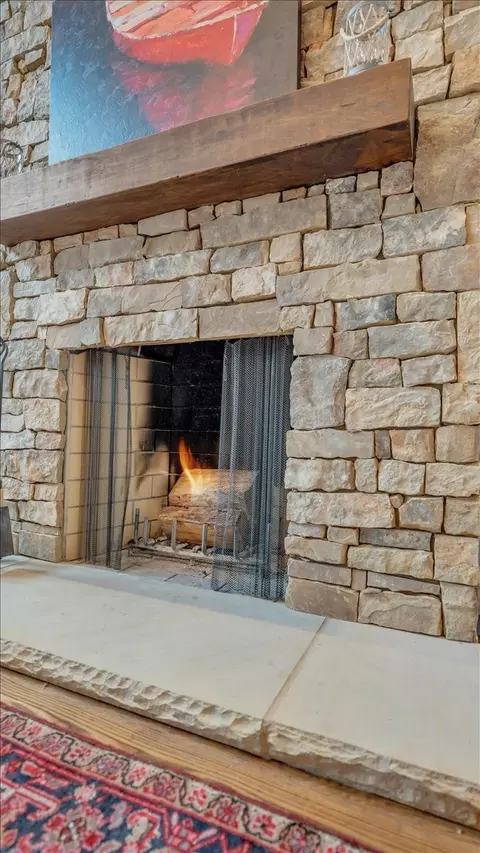 Living - 8581 Silver View Ln, Silver Point, TN 38582 photo 4 of 6