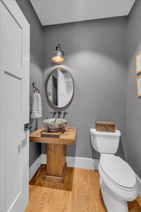 Bath - 8581 Silver View Ln, Silver Point, TN 38582 photo 4 of 7