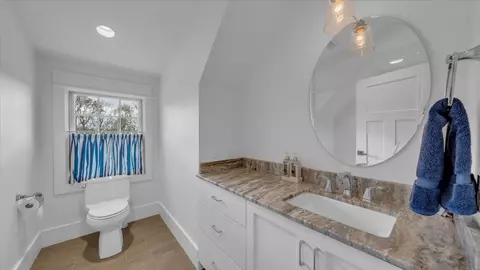 Bath - 8581 Silver View Ln, Silver Point, TN 38582 photo 6 of 7