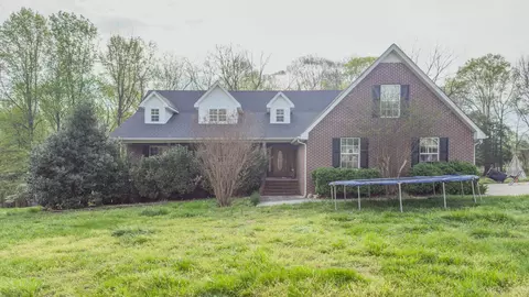 52 Wright Pl, Estill Springs, TN 37330
