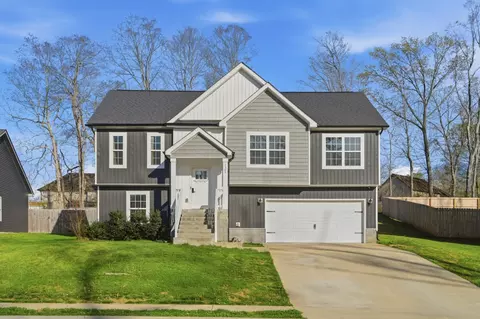 1305 Sussex Dr, Clarksville, TN 37042