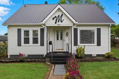 135 Main St, Mcewen, TN 37101