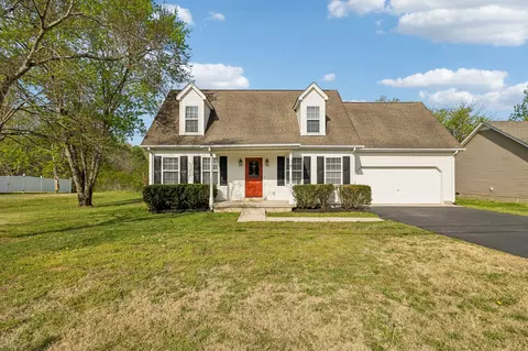 2901 Meadowhill Dr, Murfreesboro, TN 37130