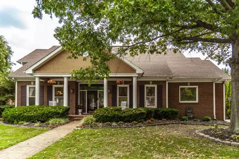135 N Country Club Dr, Hendersonville, TN 37075