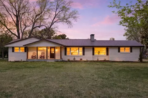 2194 Hampshire Pike, Columbia, TN 38401