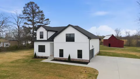 4323 S Garrett, Springfield, TN 37172