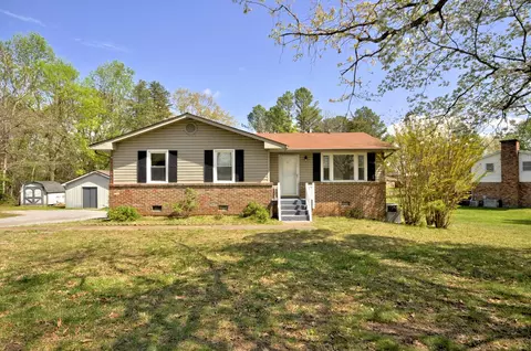 611 Needmore Rd, Clarksville, TN 37040
