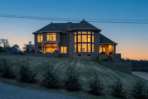Exterior - 501 River Trace Dr, Dover, TN 37058 photo 3 of 20