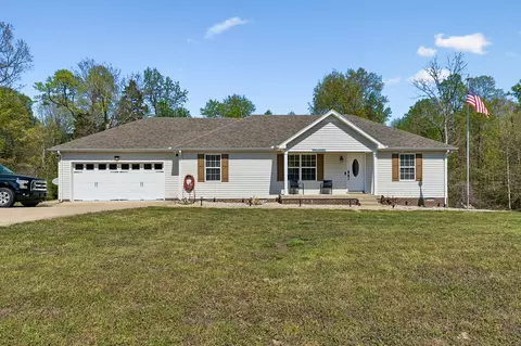 3084 Bowker Rd, Charlotte, TN 37036