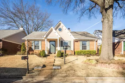 1649 Barbie St, Cordova, TN 38016