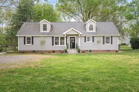 112 Fox Ridge Dr, Murfreesboro, TN 37128