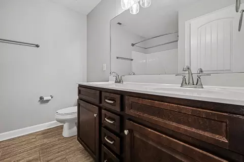 Bath - 2506 Main St E #E6, Murfreesboro, TN 37127 photo 2 of 3