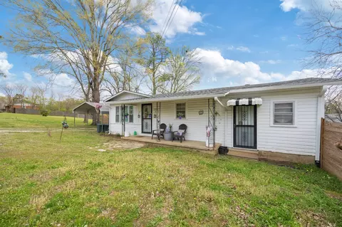 252 Luna St, Decaturville, TN 38329