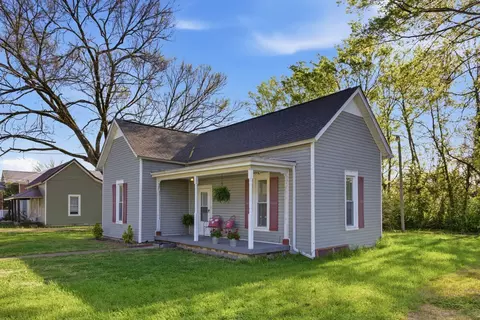 102 S Locust St, Mount Pleasant, TN 38474