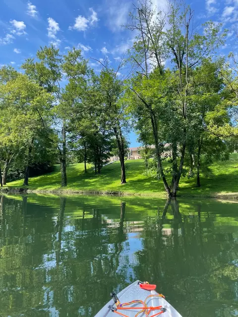 906 Riverside Cir, Celina, TN 38551