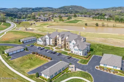 535 Rarity Bay Pkwy #D301, Vonore, TN 37885