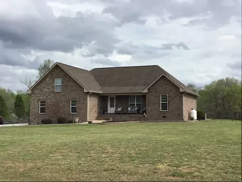 8960 New Chapel Rd, Springfield, TN 37172
