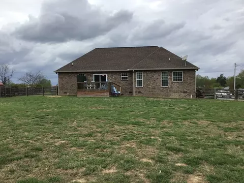 Exterior - 8960 New Chapel Rd, Springfield, TN 37172 photo 6 of 10