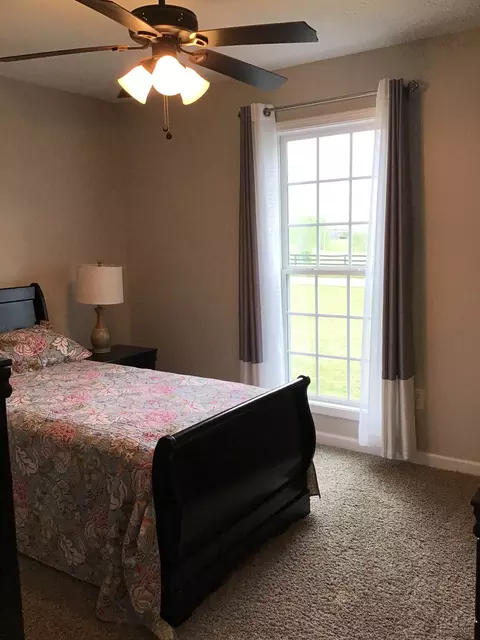 Bedroom - 8960 New Chapel Rd, Springfield, TN 37172 photo 7 of 10