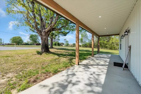 Exterior - 2152 Old Well Rd, Morrison, TN 37357 photo 4 of 10