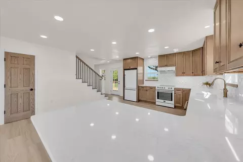 Kitchen - 2152 Old Well Rd, Morrison, TN 37357 photo 8 of 9