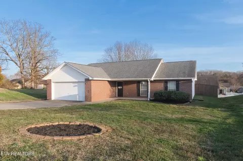 2105 Autumn Oak Cir, Maryville, TN 37801