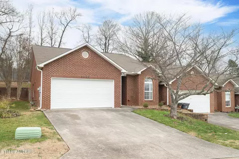 2495 Glen Meadow Rd, Knoxville, TN 37909