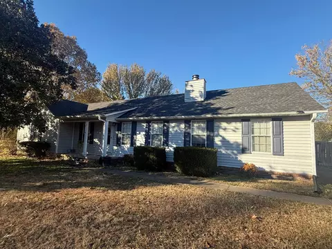127 Parker Dr, Jackson, TN 38305