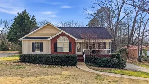 210 Hiwassee Dr NE, Charleston, TN 37310