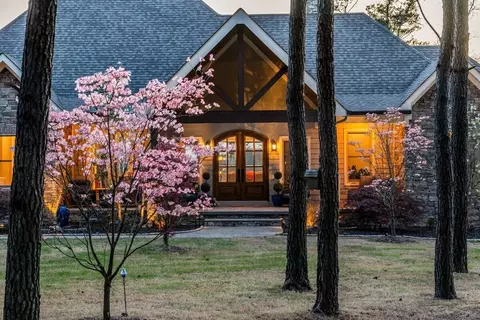 209 Moonshine Dr, Jasper, TN 37347