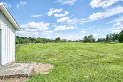 Exterior - 806 Robinson Ridge Rd, Baxter, TN 38544 photo 3 of 5