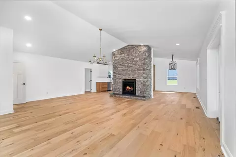 Living - 806 Robinson Ridge Rd, Baxter, TN 38544 photo 1 of 6
