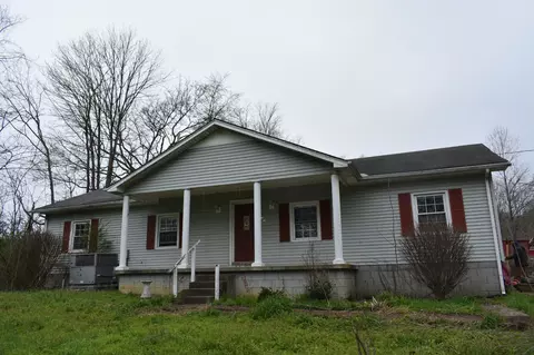42 Sykes Rd, Hickman, TN 38567