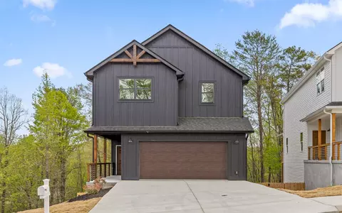 459 Candytuft Ln, Hixson, TN 37343