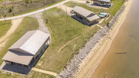 2271 Hardin Bottom River Rd, Clifton, TN 38425