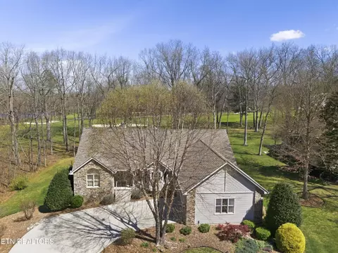 21 Lexham Ct, Crossville, TN 38558