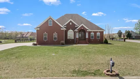 100 Rosehaven Ct, Tullahoma, TN 37388